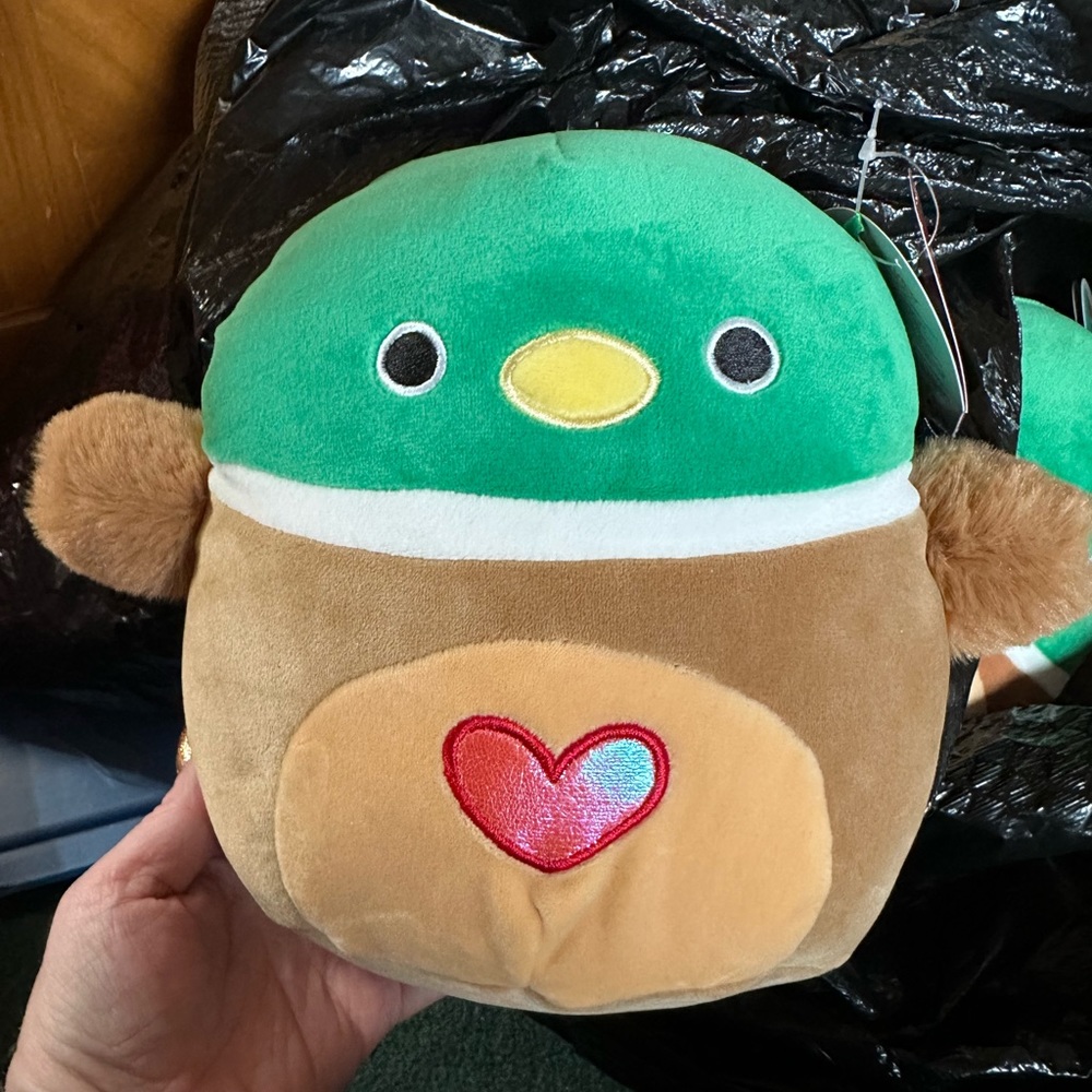 8 inch Avery heart Squishmallow